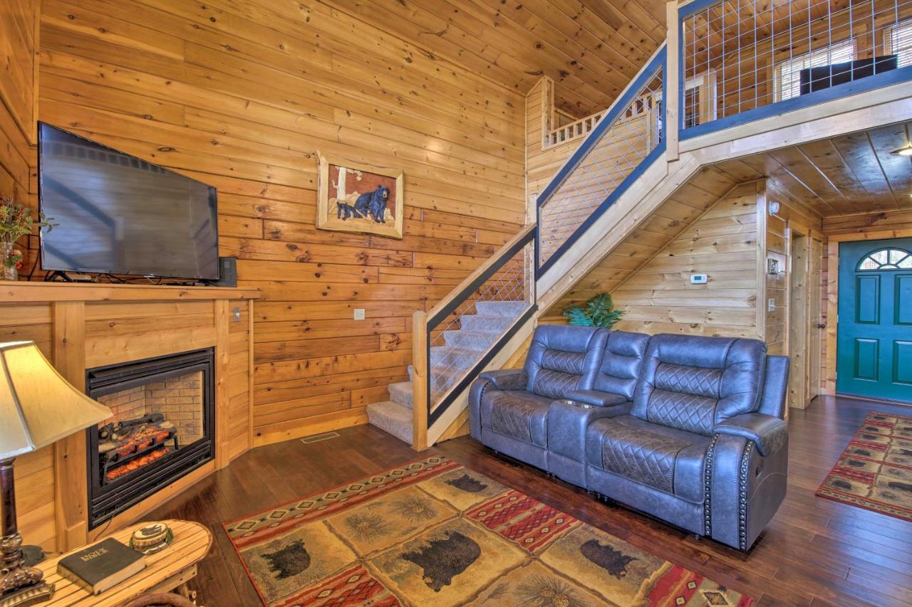 Gatlinburg Cabin With Pool Table And Hot Tub! Exterior foto