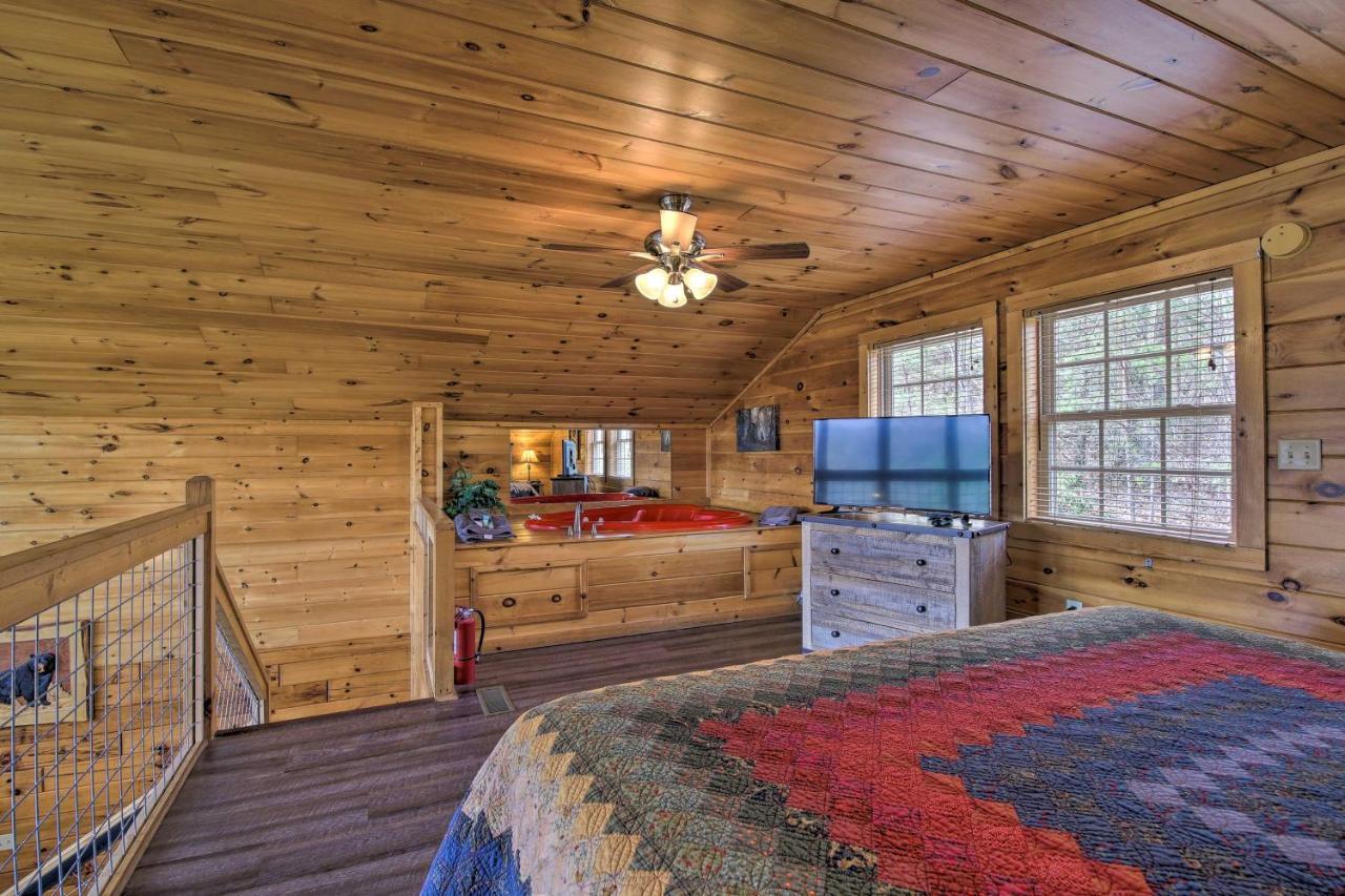 Gatlinburg Cabin With Pool Table And Hot Tub! Exterior foto