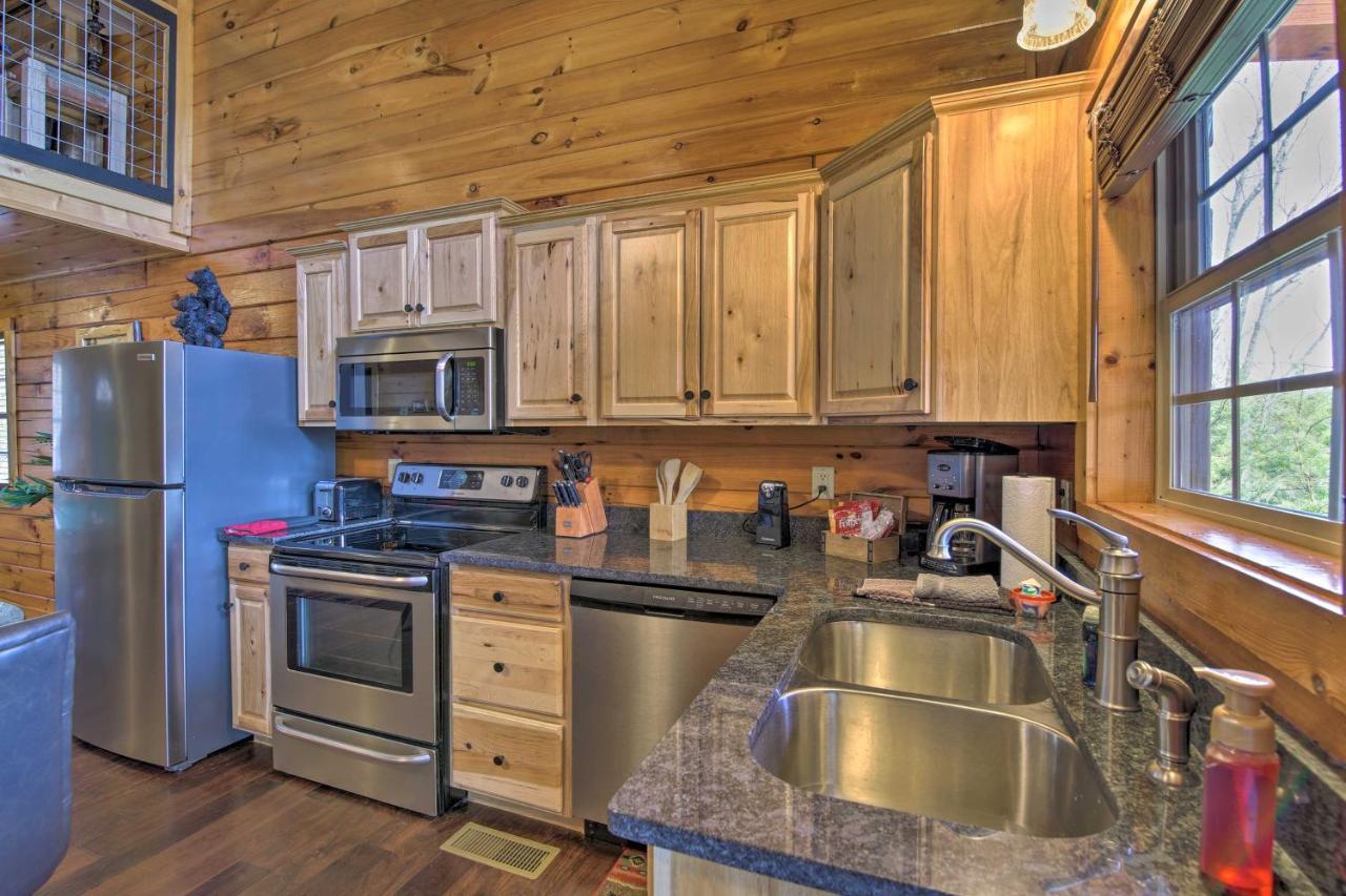 Gatlinburg Cabin With Pool Table And Hot Tub! Exterior foto